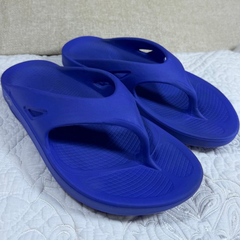 OOFOS Women's 10 Purple Slip On Recovery Comfort Sandals Beach Pool Flip Flops
